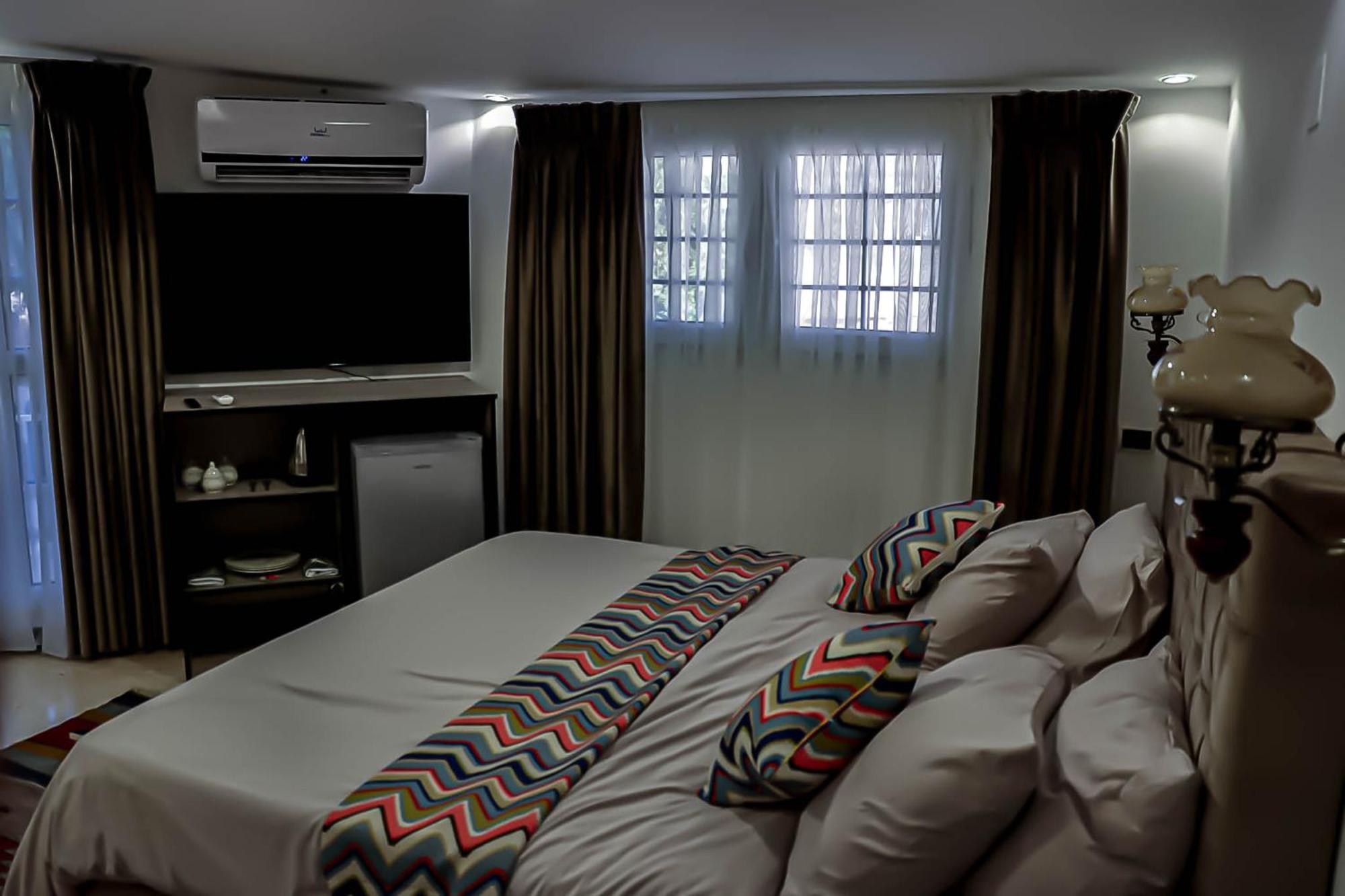 Celestia Boutique Inn - Boutique Stay Overlooking Jerash Ruins Jarash Exterior photo